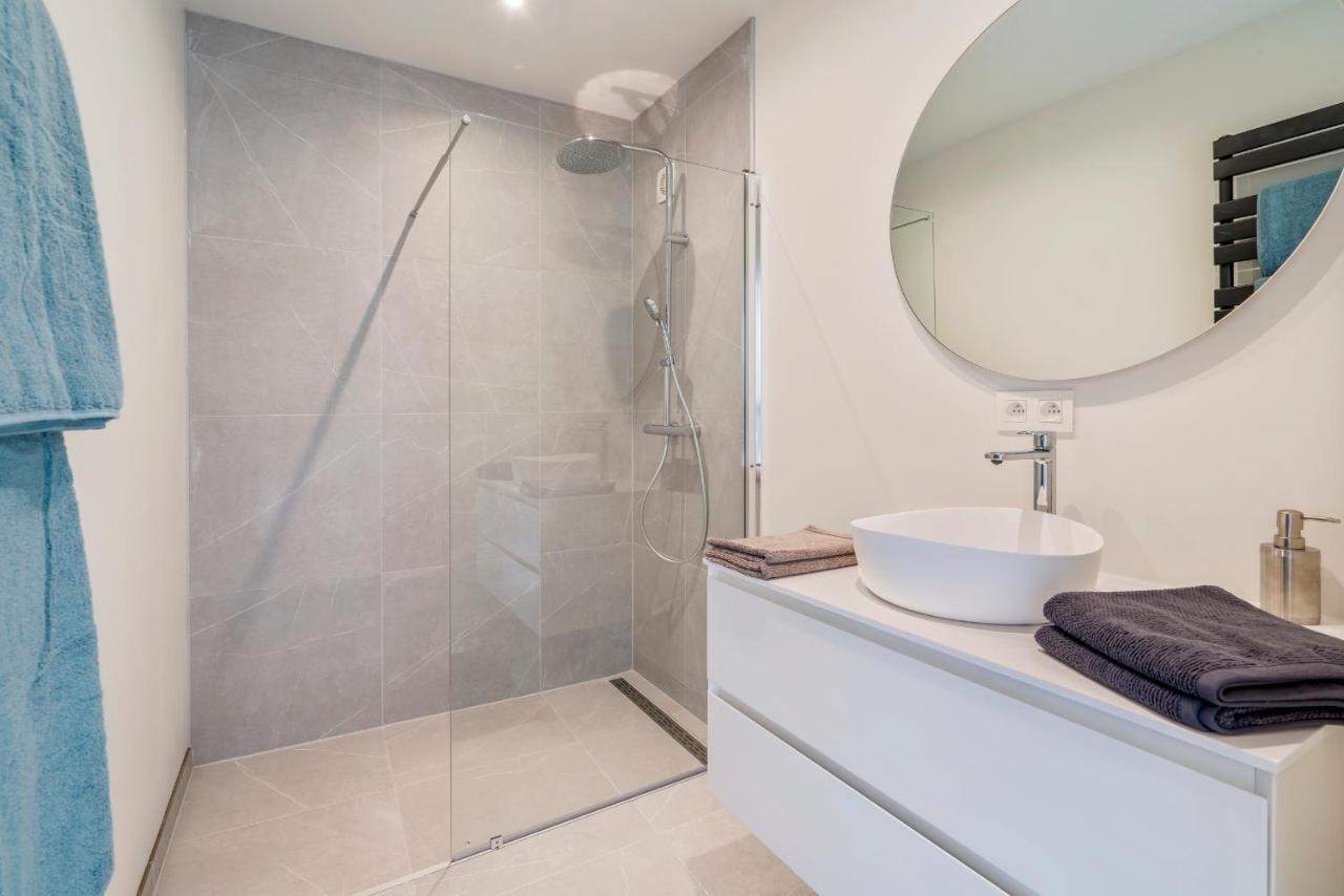 Fantastically Located Modern Apartment With Garage Available Oostende Buitenkant foto