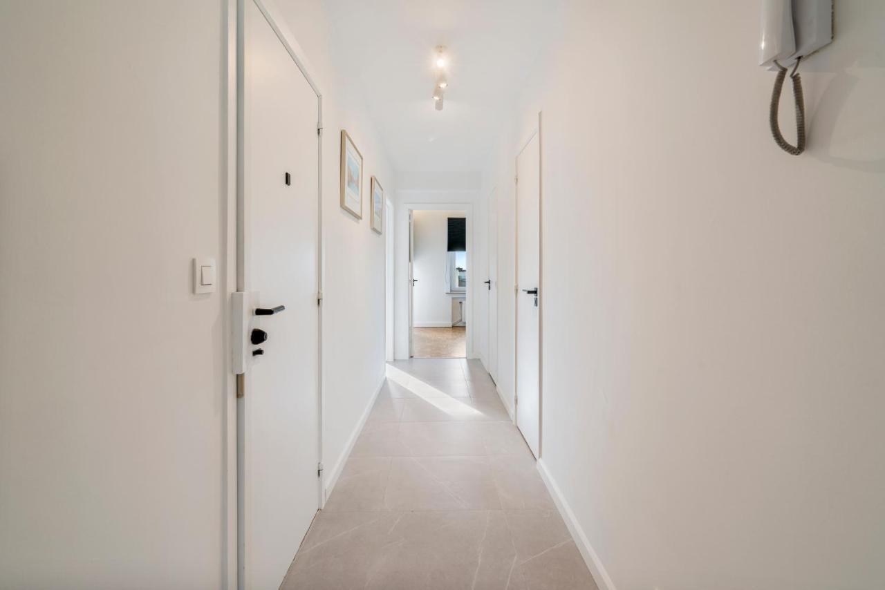 Fantastically Located Modern Apartment With Garage Available Oostende Buitenkant foto
